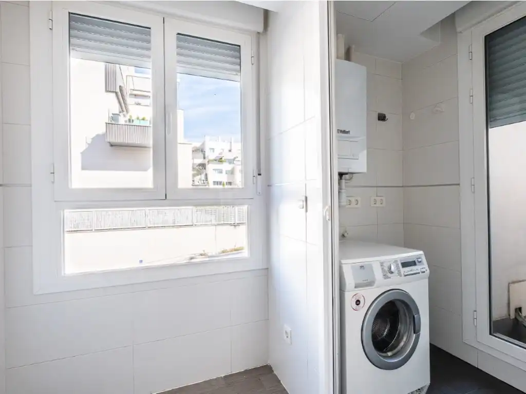Balcony of Flat for rent in Madrid  with Air Conditioner, Private garden and Terrace