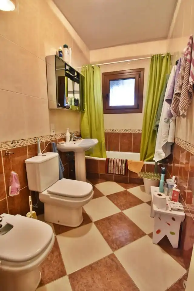 Bany de Casa o xalet en venda en Olmedo amb Calefacció, Jardí privat i Moblat