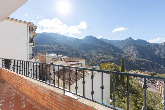 Piso en Venta en Güéjar Sierra