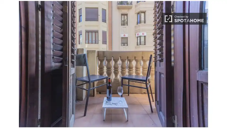 Appartamento con terrazza in affitto a Ciutat Vella, imagen 15