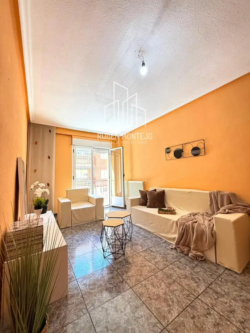 Vista exterior de Piso en venta en Santa Marta de Tormes con Calefacción y Terraza