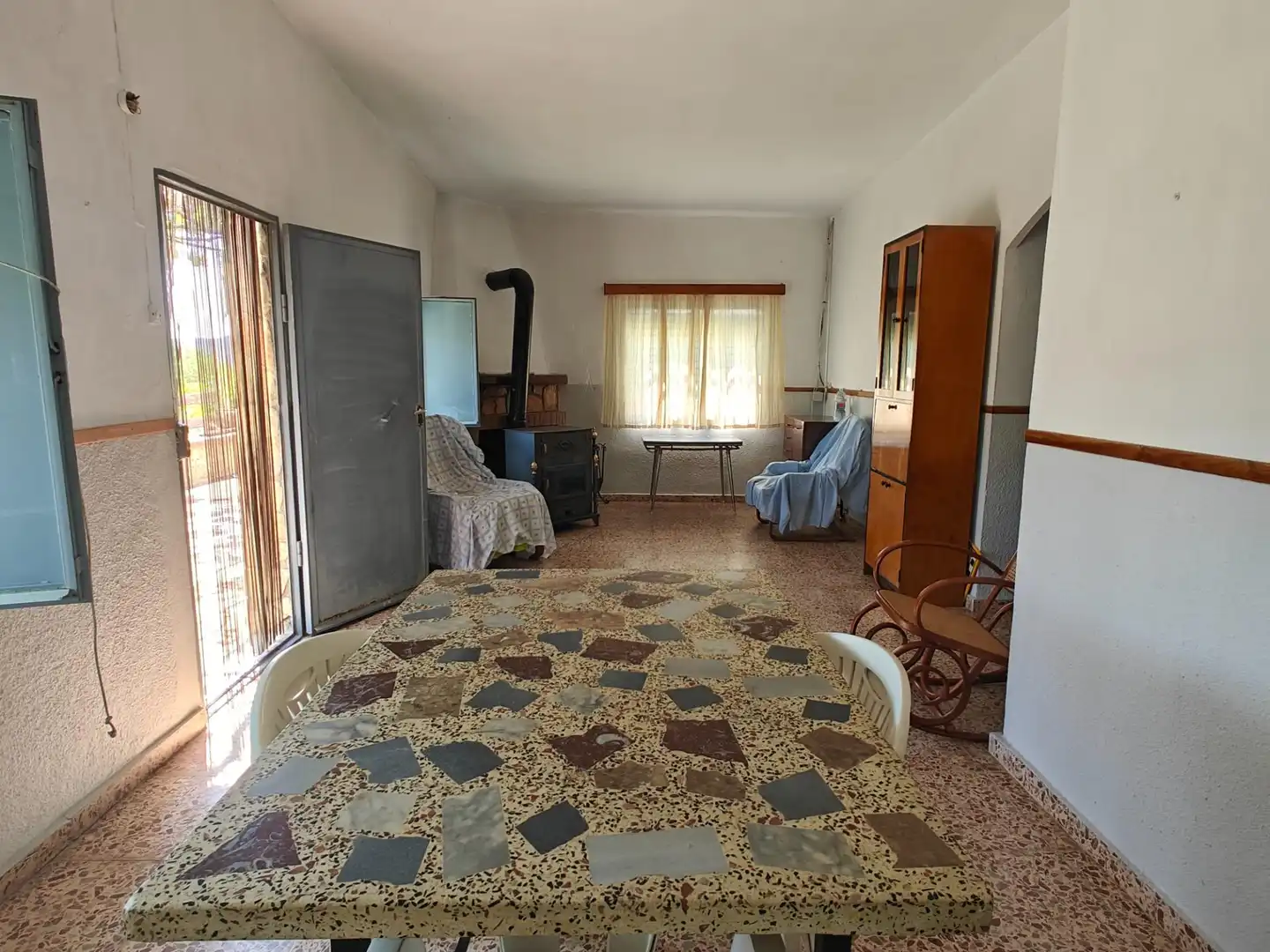 Sala d'estar de Casa o xalet en venda en Yátova amb Calefacció i Jardí privat