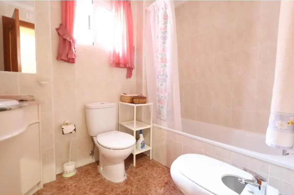 Baño de Casa o chalet en venta en Torrevieja con Terraza, Piscina y Amueblado