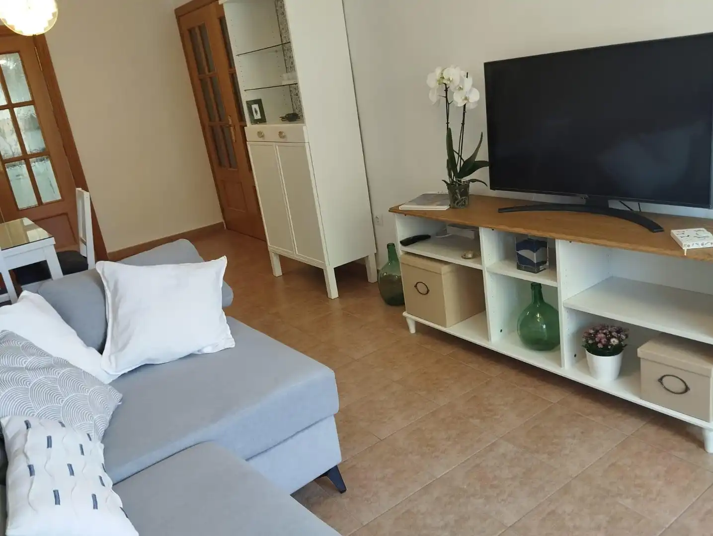 Sala d'estar de Planta baixa de lloguer en Carboneras amb Aire condicionat, Terrassa i Moblat