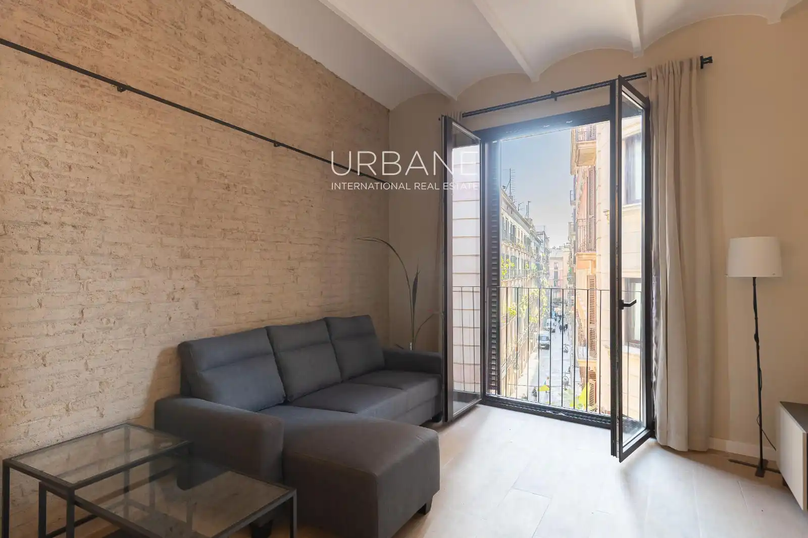 Außenansicht von Wohnung zum Verkauf in Barcelona mit Klimaanlage, Heizung und Parkett