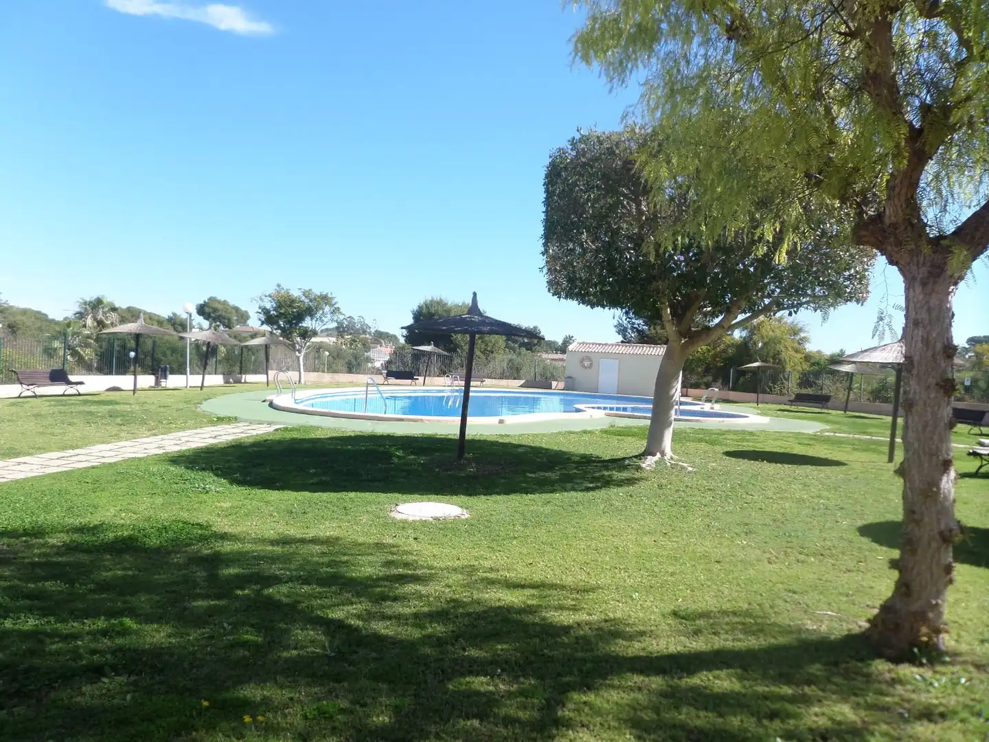 Piscina de Casa adosada en venta en Orihuela con Aire acondicionado, Piscina y Amueblado