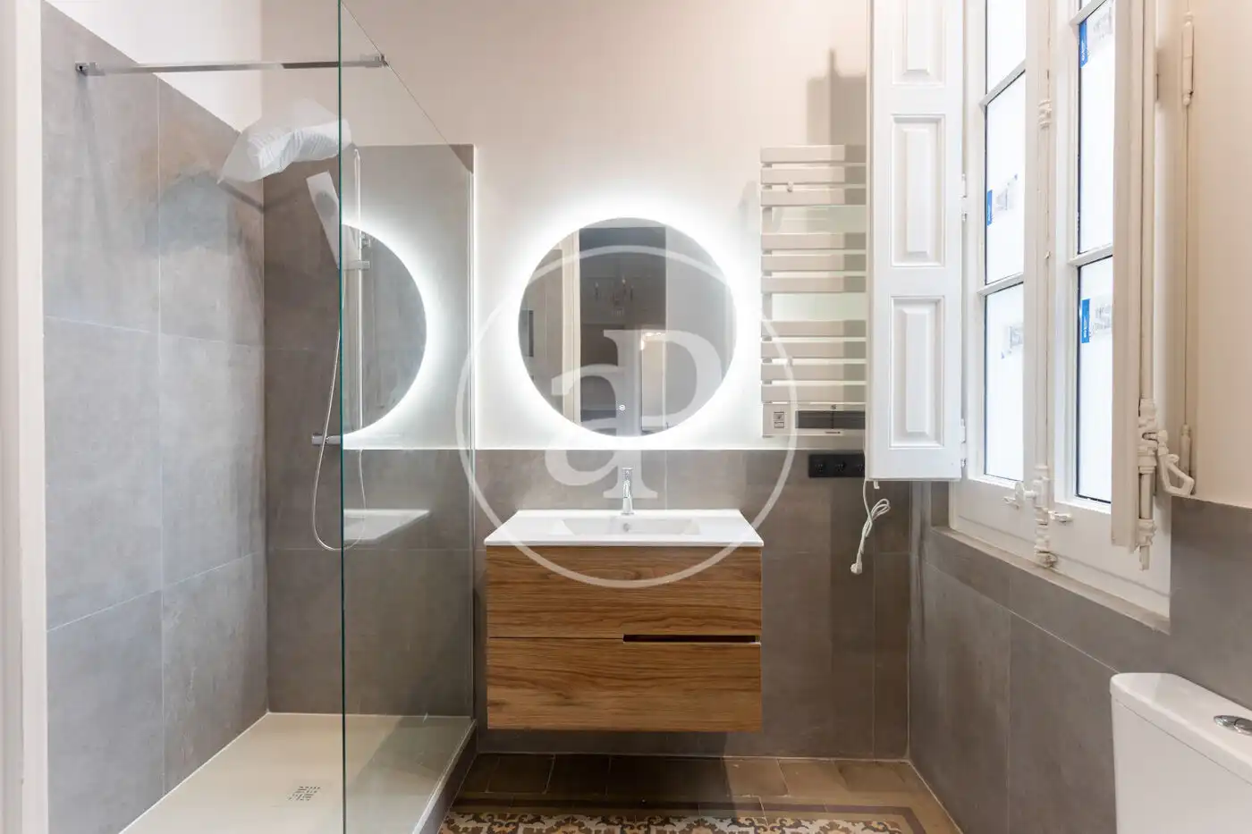 Baño de Piso de alquiler en Barcelona con Aire acondicionado, Calefacción y Terraza