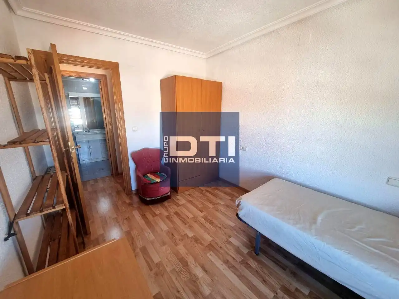 Piso con terraza en venta en Hermanos Quintero, imagen 12