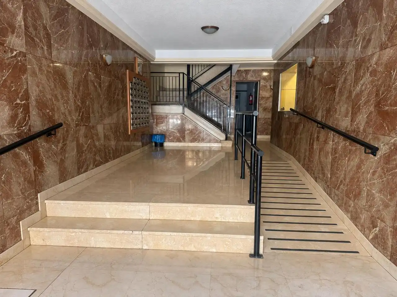 Local comercial en venda a Plaza de Arteijo, imagen 7