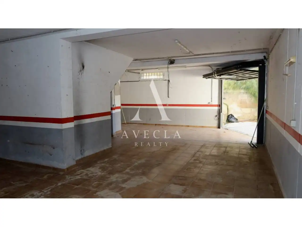 Aparcament de Casa o xalet en venda en Rubí amb Calefacció, Jardí privat i Parquet