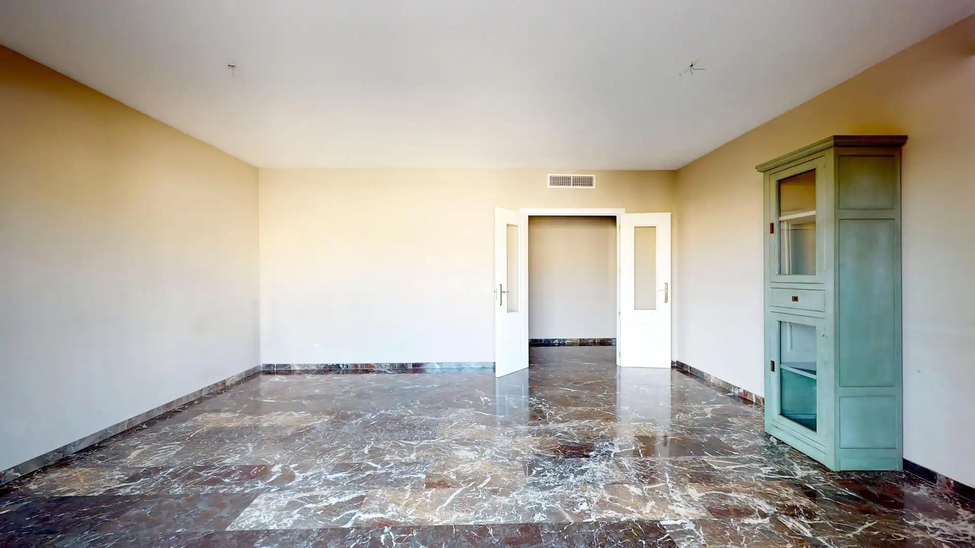 Piso en venta en Córdoba con Aire acondicionado, Terraza y Trastero