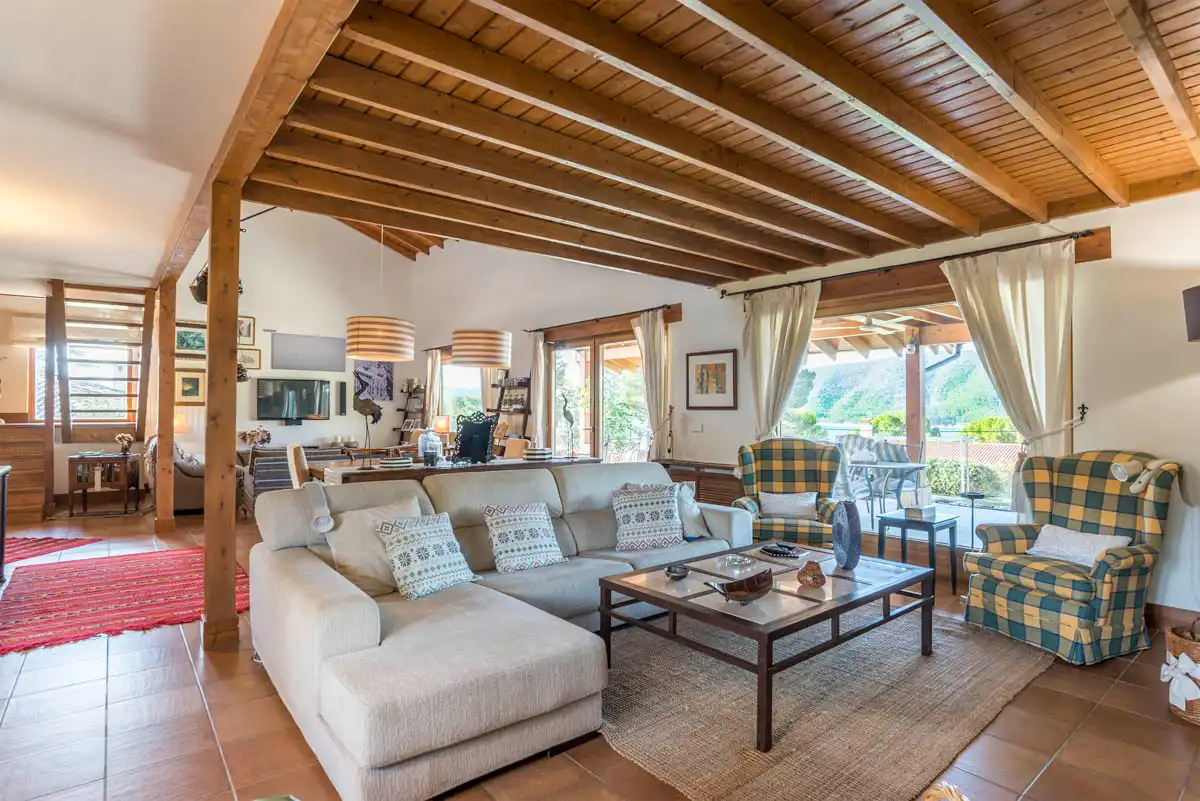 Sala de estar de Casa o chalet en venta en Sacedón con Aire acondicionado, Calefacción y Jardín privado