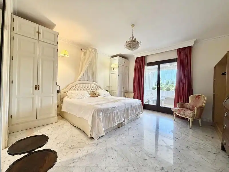 Habitación de Apartamento de alquiler en Marbella con Aire acondicionado, Calefacción y Terraza