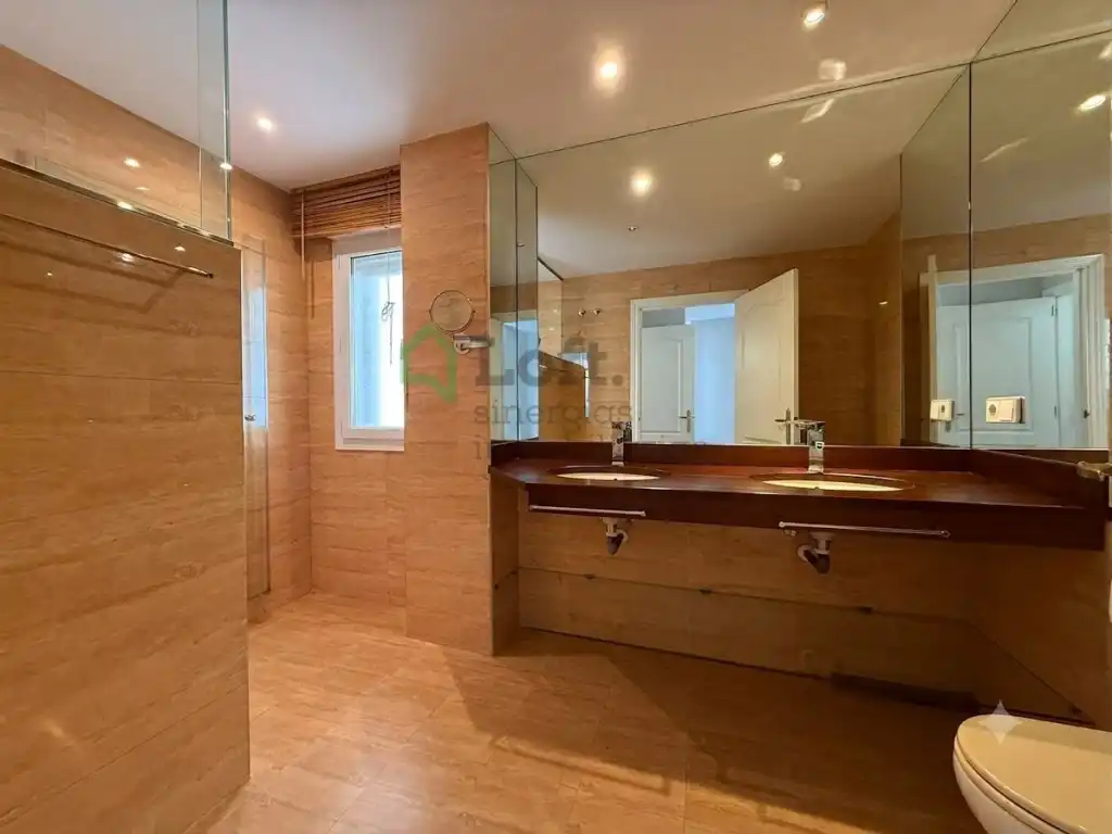 Badezimmer von Dachboden zur Miete in Badajoz mit Klimaanlage, Privatgarten und Terrasse
