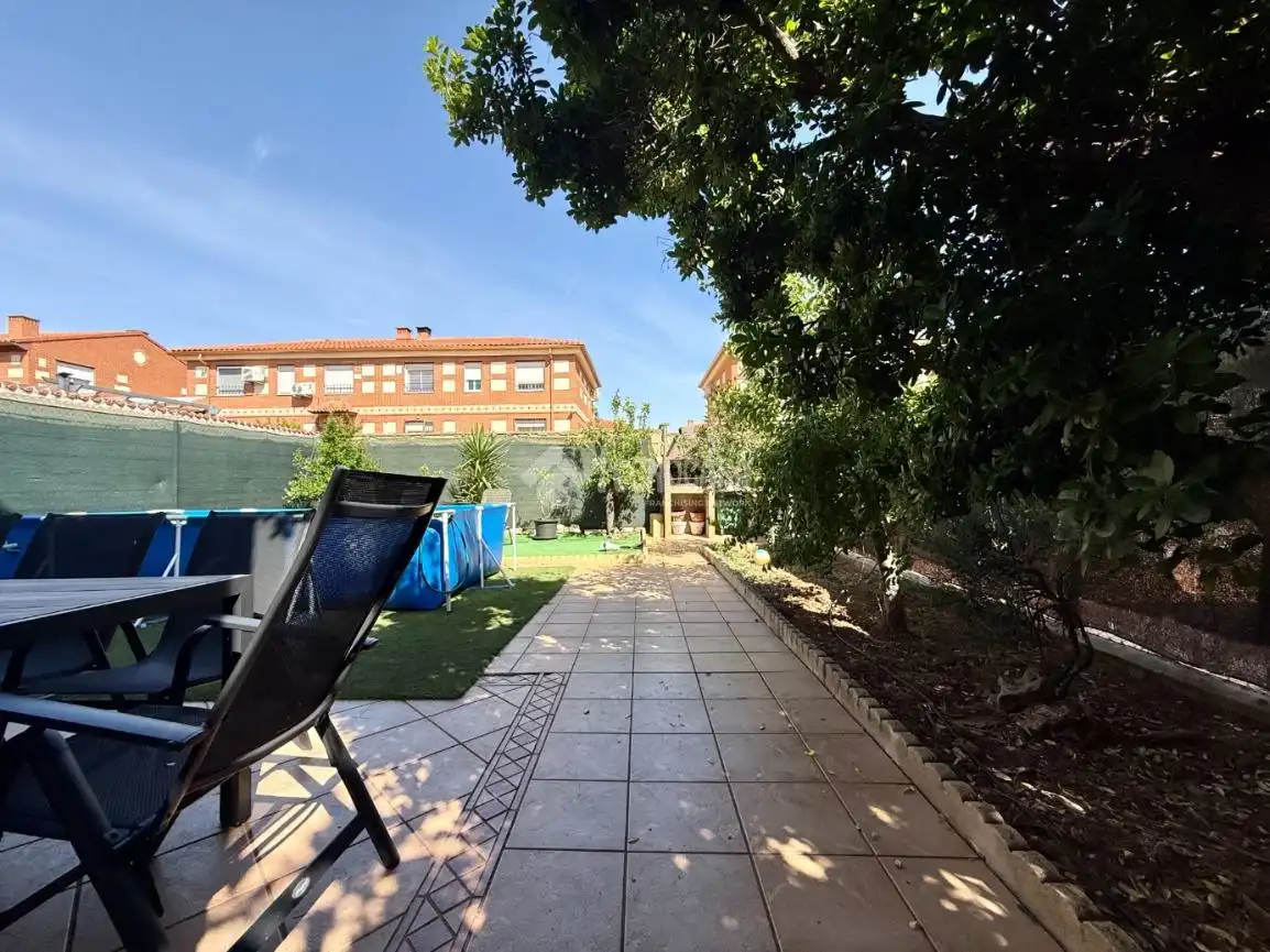 Jardín de Casa adosada en venta en Alovera con Aire acondicionado