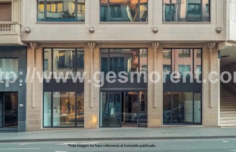 Local comercial en venda a Llevant, imagen 5