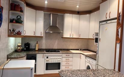 Cuina de Casa o xalet en venda en Terrassa amb Calefacció, Terrassa i Traster