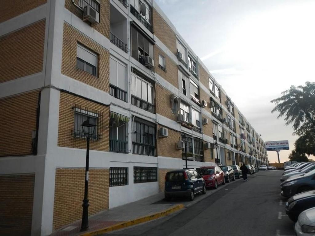 Vista exterior de Pis en venda en Castilleja de la Cuesta amb Balcó