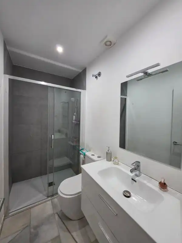 Baño de Planta baja en venta en Torremolinos con Aire acondicionado, Calefacción y Jardín privado