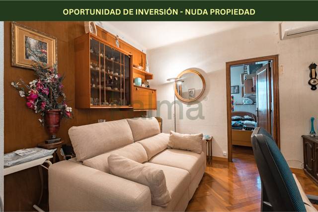 Piso en Venta en Carrer de los Castillejos en Sagrada Família