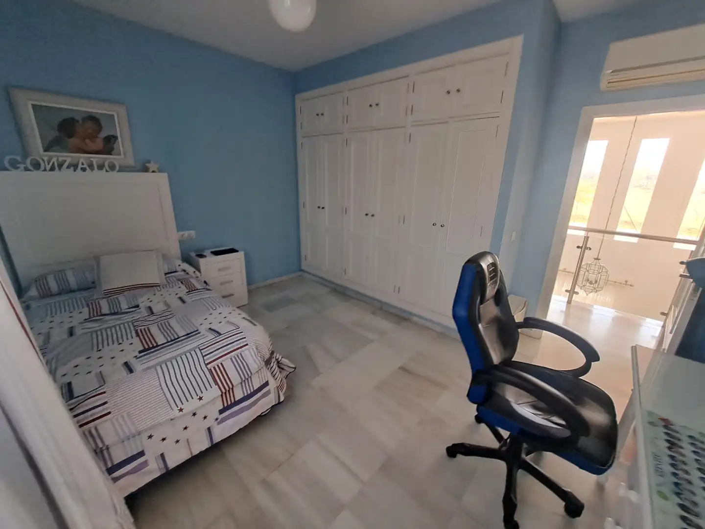 Dormitori de Casa o xalet en venda en Dos Hermanas amb Aire condicionat, Jardí privat i Terrassa