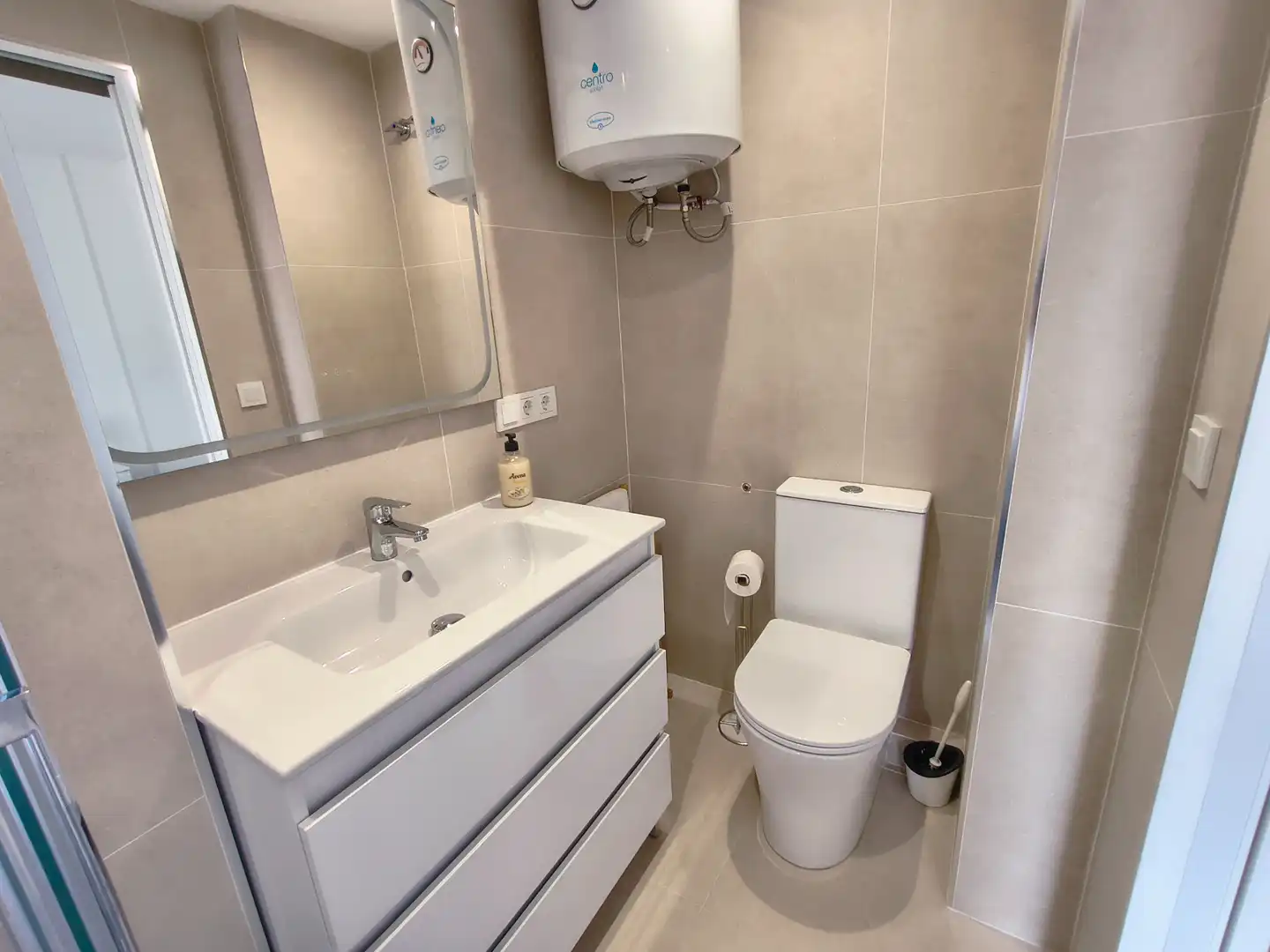 Badezimmer von Wohnungen zur Miete in Alicante / Alacant mit Klimaanlage, Terrasse und Möbliert