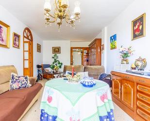 Sala d'estar de Pis en venda en Estepona amb Aire condicionat, Calefacció i Terrassa