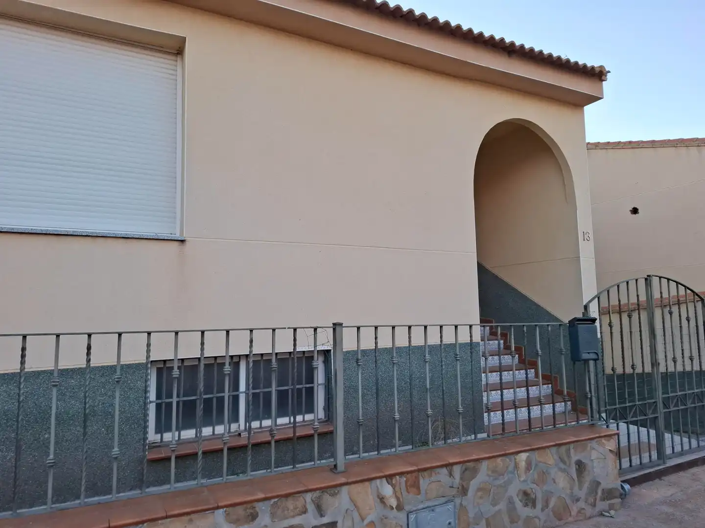 Vista exterior de Casa adosada en venda en Villaminaya amb Terrassa
