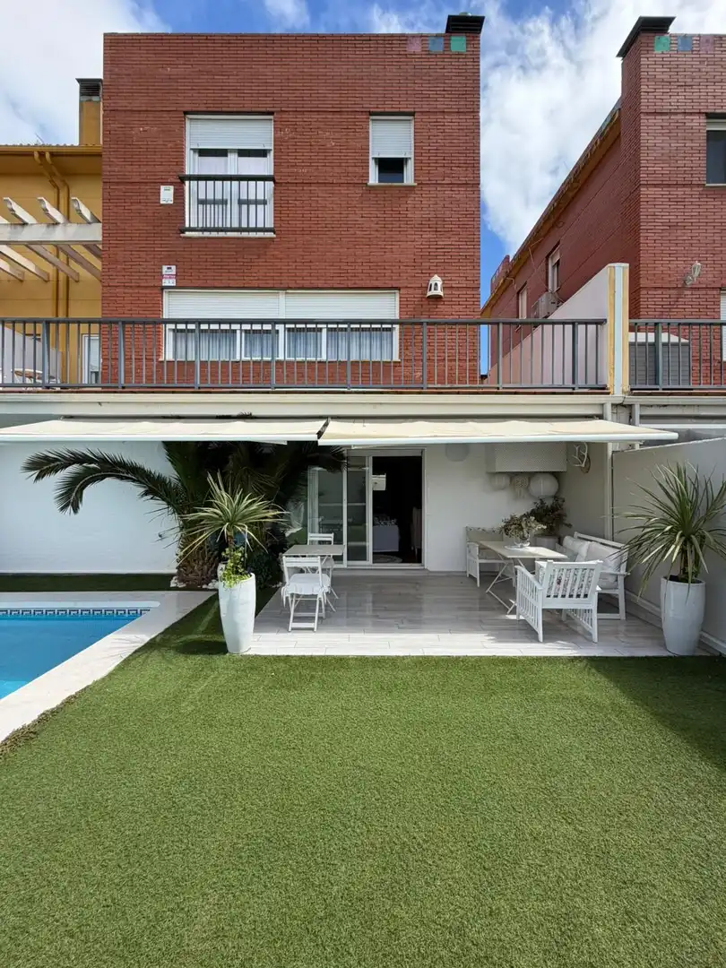 Terrace of Houses for sale in Poblete  with Air Conditioner, Heating and Swimming Pool