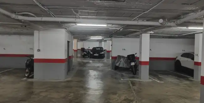 Aparcament de Garatge en venda en Girona