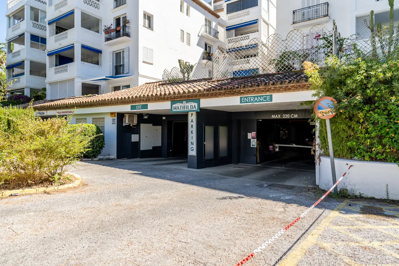 Parking de Local en venta en Nueva Andalucía