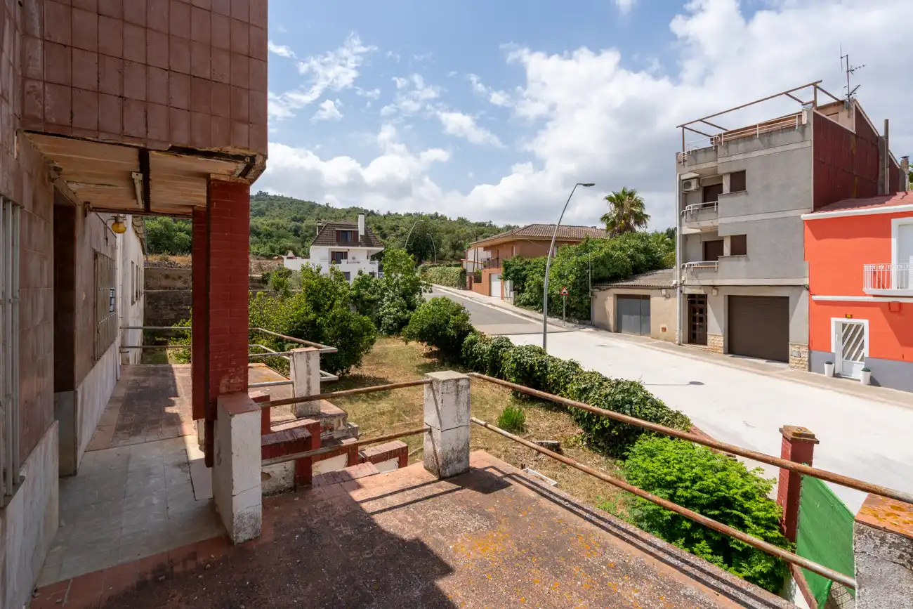 Vista exterior de Terreny industrial en venda en Godall
