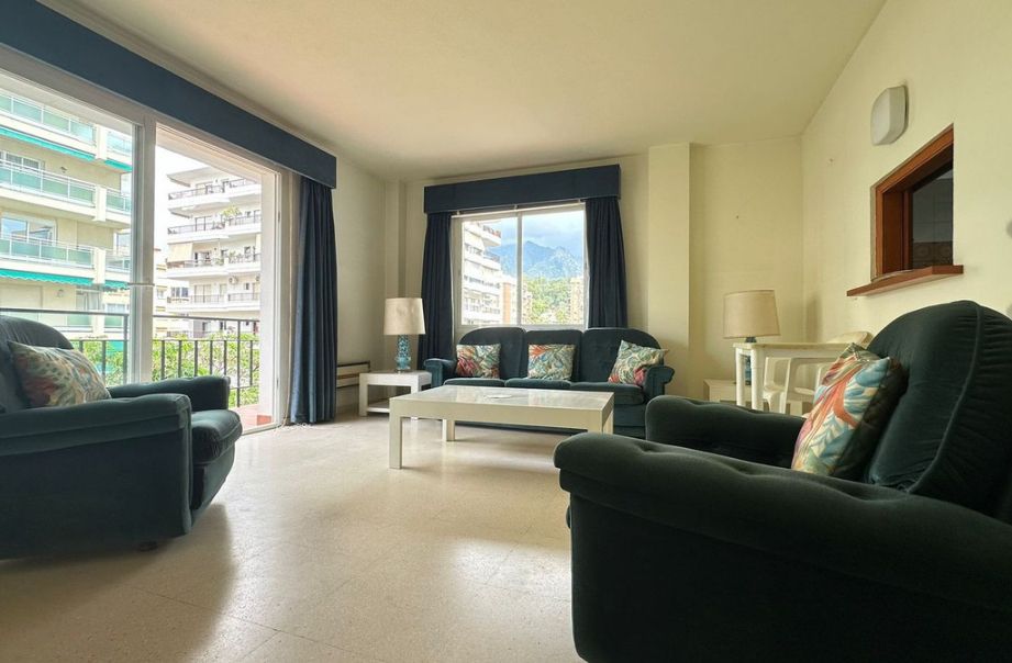 Living room of Flat for sale in Marbella  with Furnished, Oven and Washing machine