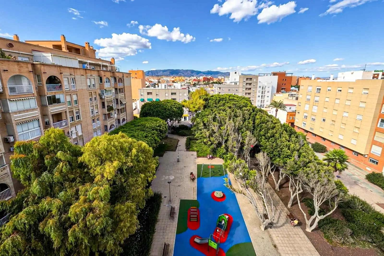Vista exterior de Pis en venda en Almería amb Aire condicionat, Calefacció i Terrassa