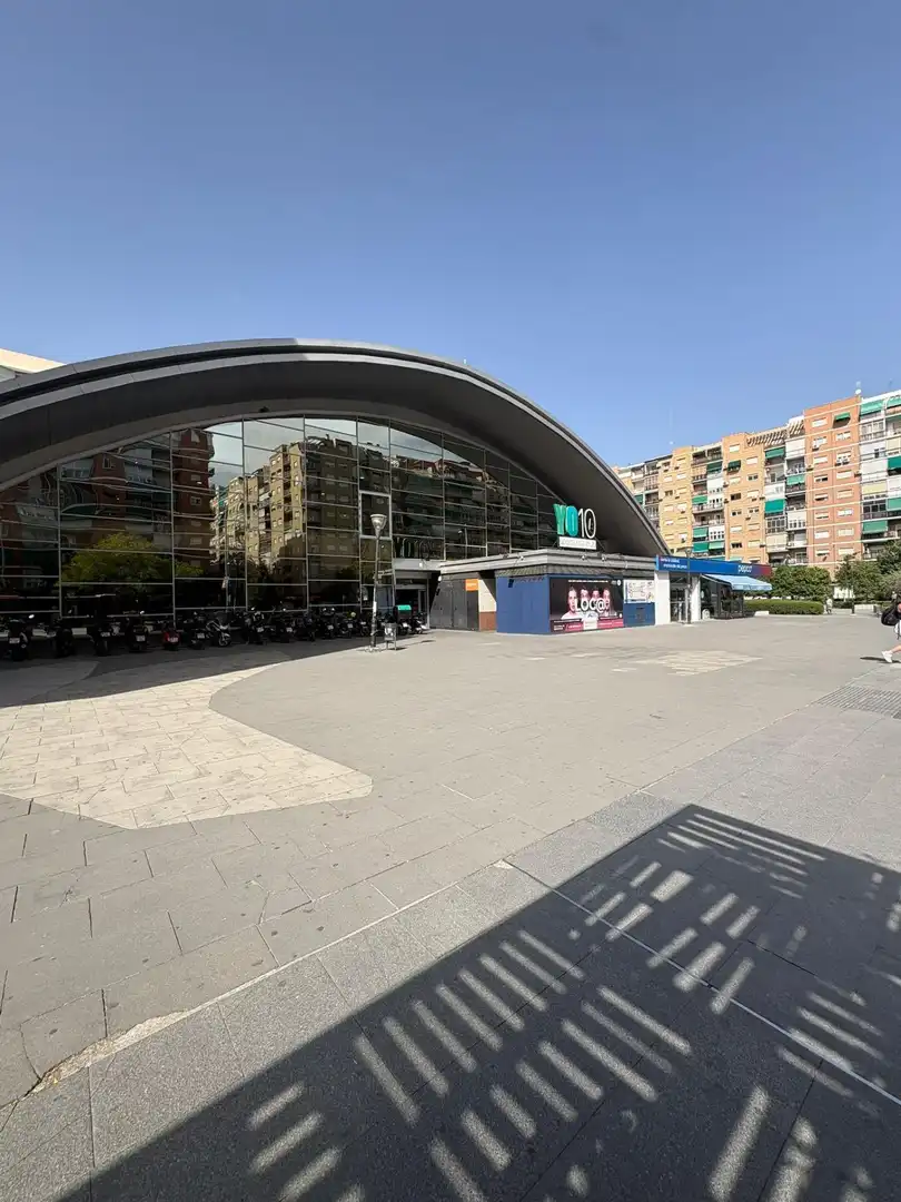 Vista exterior de Pis de lloguer en Granada amb Aire condicionat i Moblat