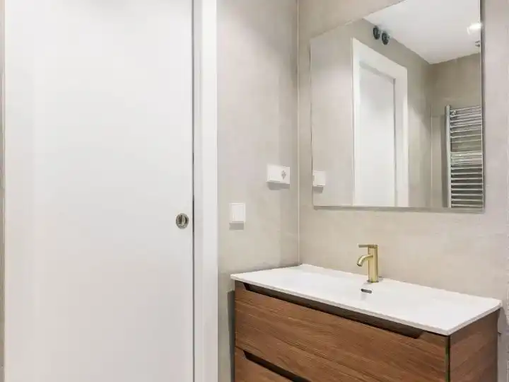 Baño de Piso en venta en  Madrid Capital con Aire acondicionado