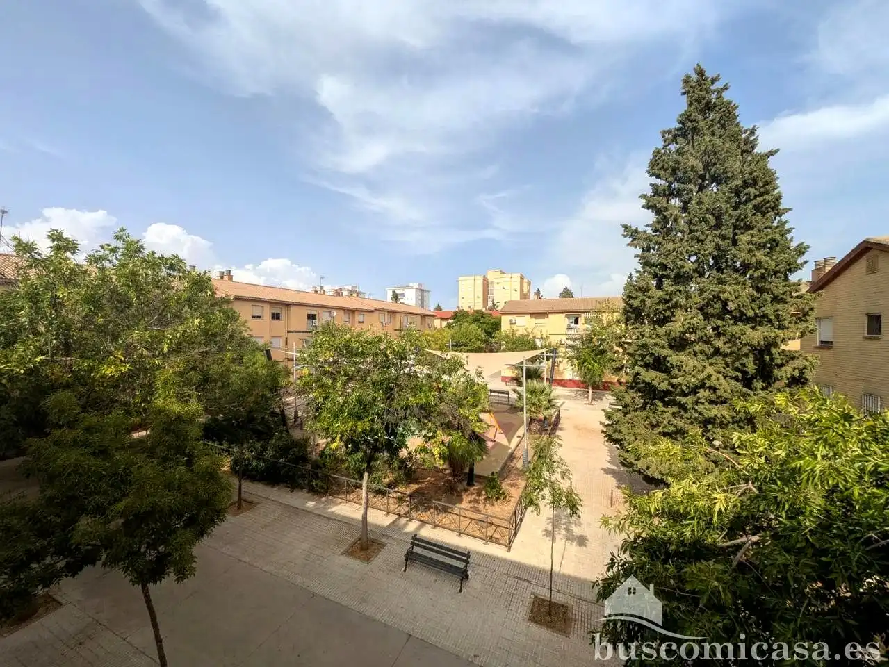 Vista exterior de Pis de lloguer en Linares amb Aire condicionat i Moblat