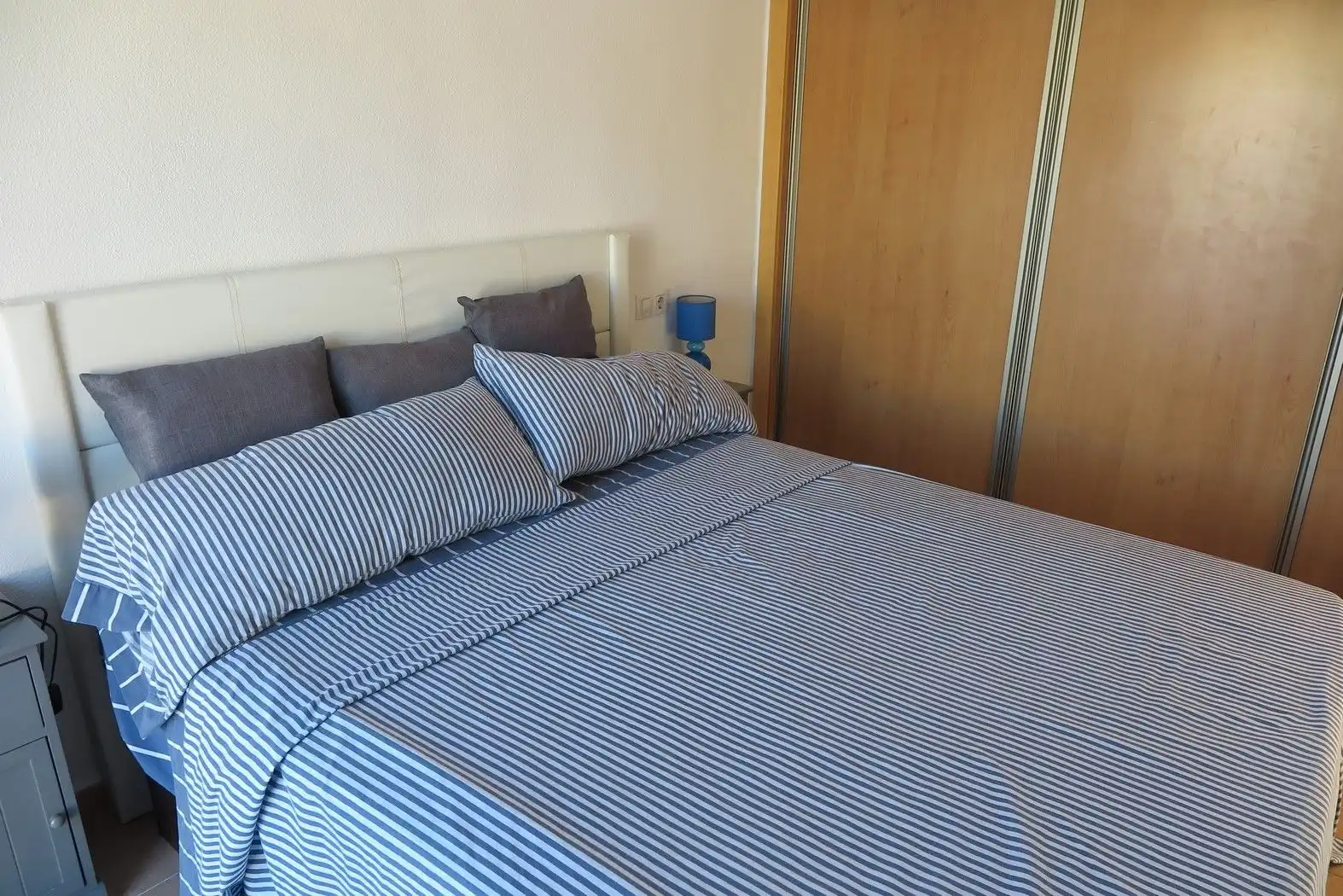 Dormitori de Casa o xalet en venda en El Campello amb Aire condicionat, Jardí privat i Terrassa