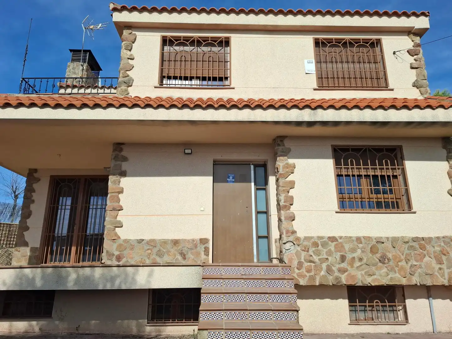 Vista exterior de Casa o chalet en venta en Colmenar de Oreja con Jardín privado