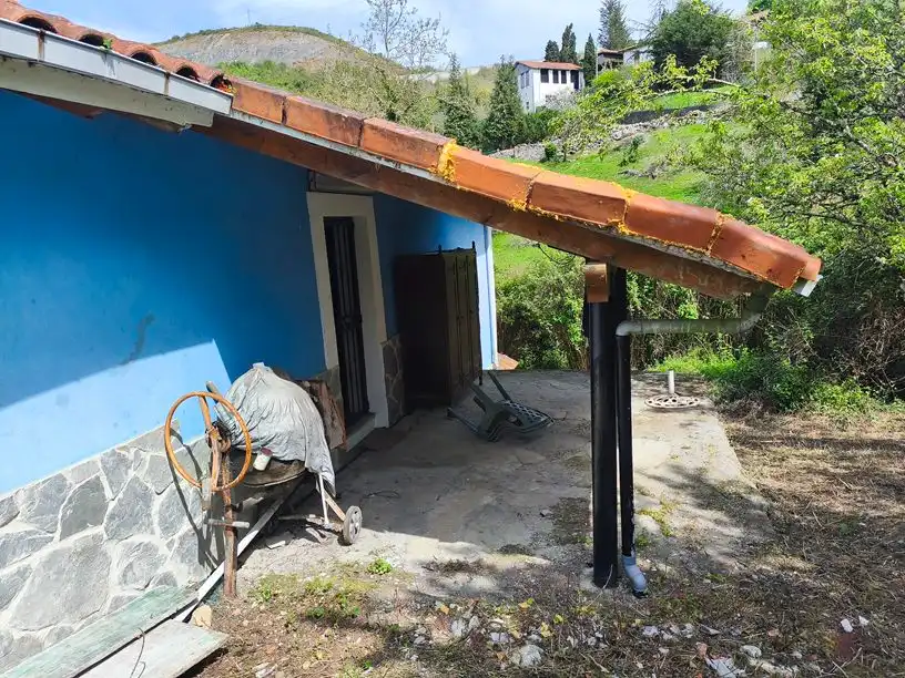 Vista exterior de Casa o chalet en venta en Salas con Amueblado