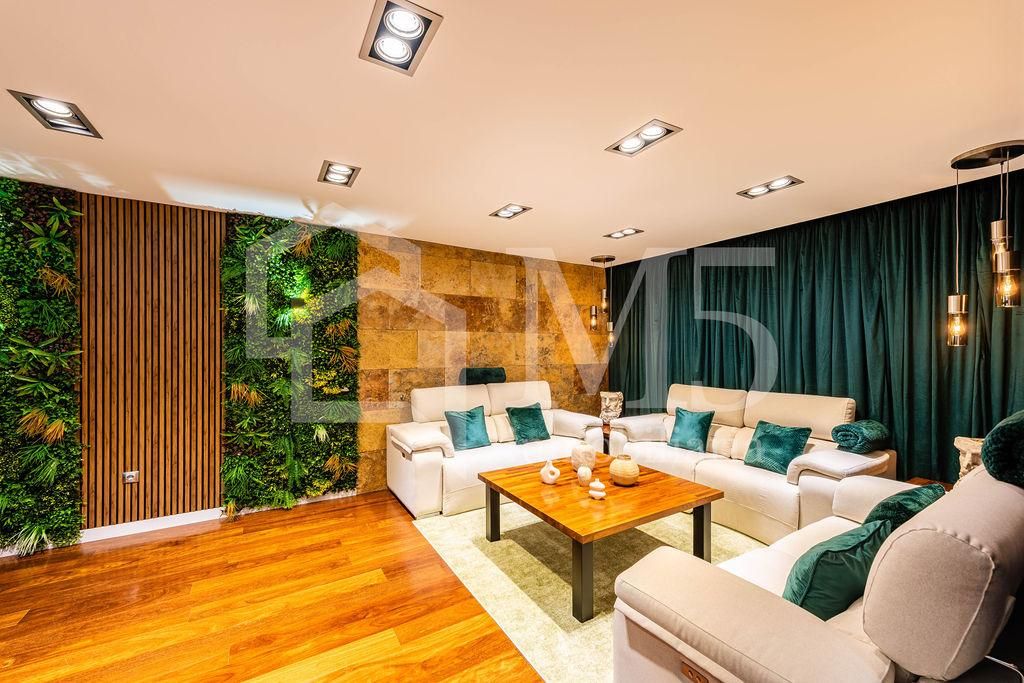 Sala d'estar de Casa adosada en venda en Colmenar amb Aire condicionat, Terrassa i Traster