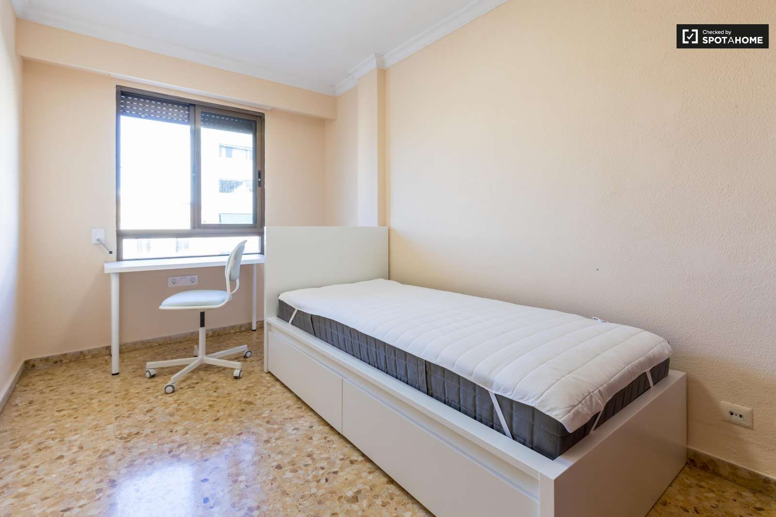 Flat to share in Jaume Roig