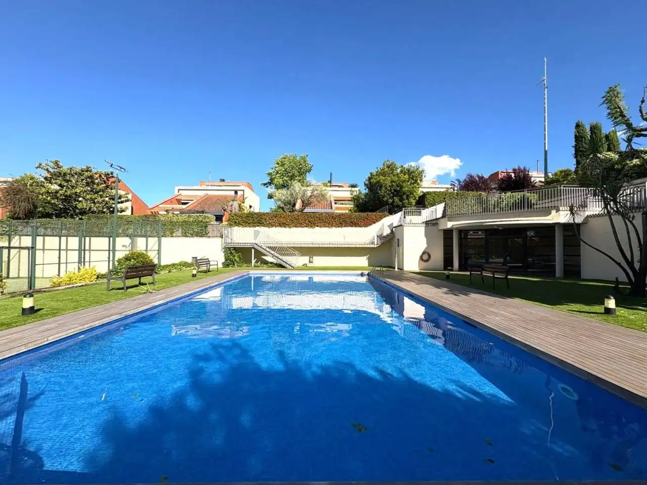 Swimming pool of Houses for sale in Sant Cugat del Vallès  with Air Conditioner, Heating and Private garden