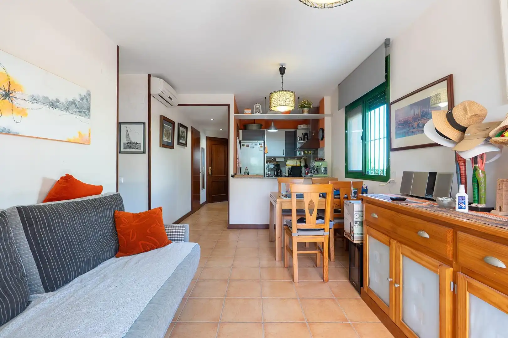 Wohnzimmer von Erdgeschoss zum Verkauf in Amposta mit Terrasse, Abstellraum und Möbliert