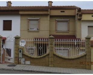 Exterior view of Single-family semi-detached for sale in Iznalloz
