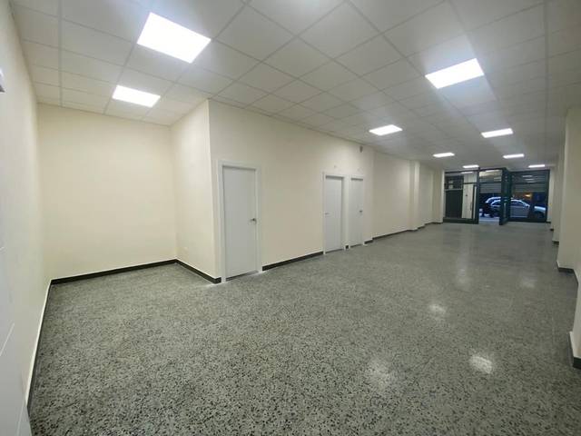 Local comercial en Alquiler en Avenida Alameda Camilo Sesto en Eixample
