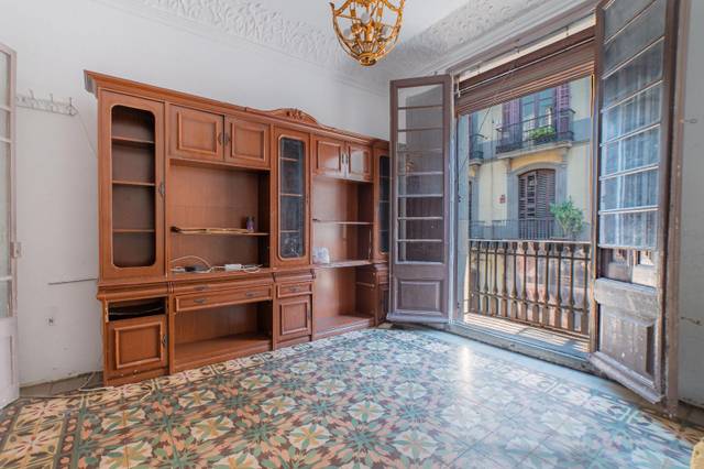 Piso en Venta en Junta del Comerç en El Raval