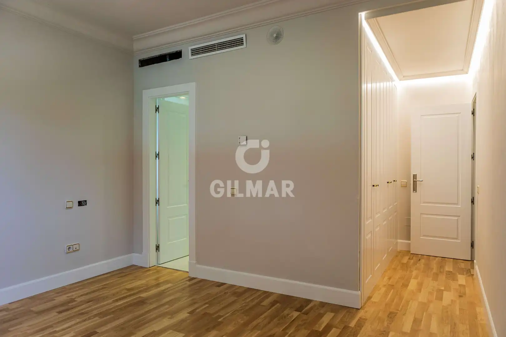 Habitación de Casa o chalet en venta en El Escorial con Calefacción, Jardín privado y Piscina