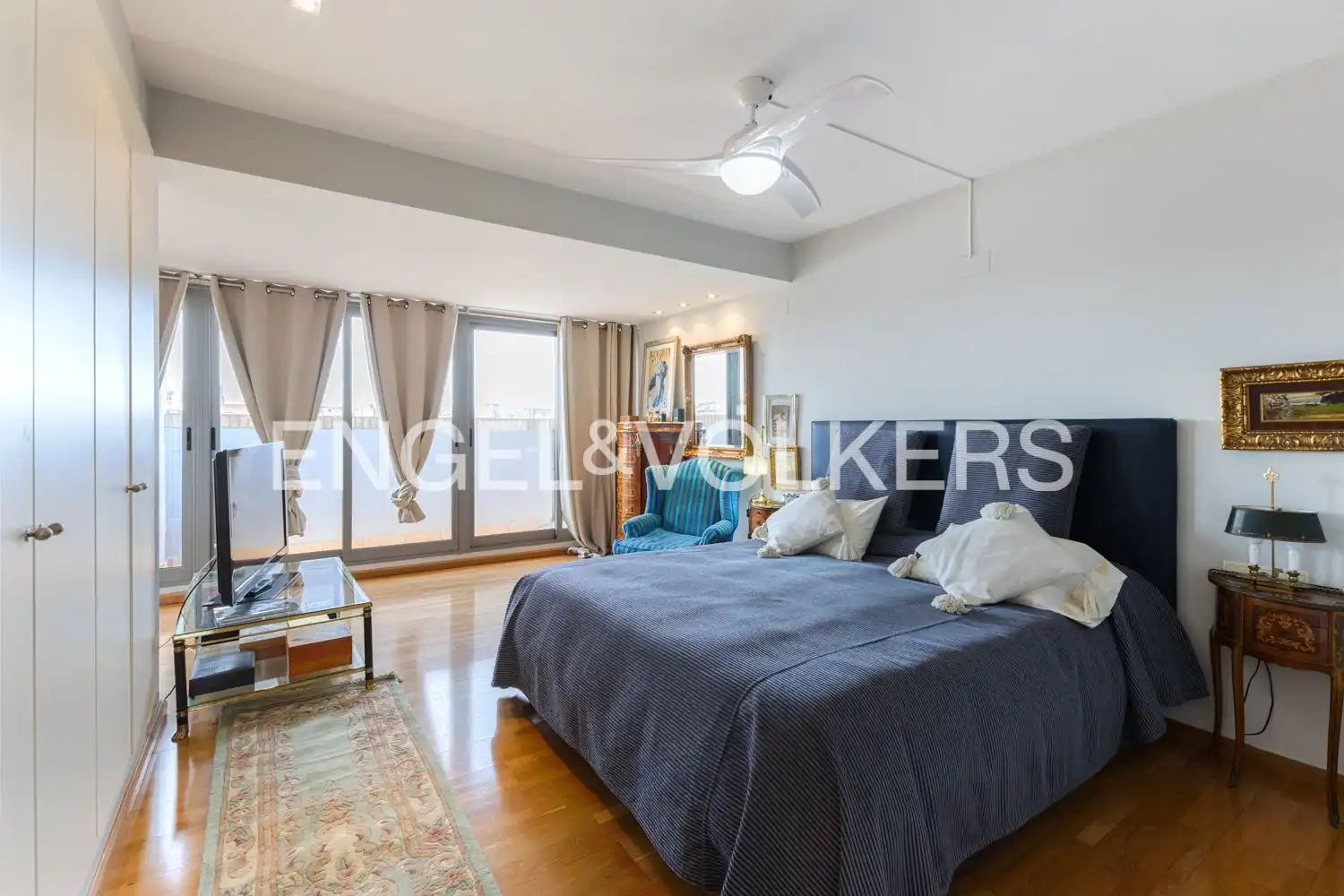 Habitación de Ático en venta en Valencia con Aire acondicionado, Calefacción y Jardín privado