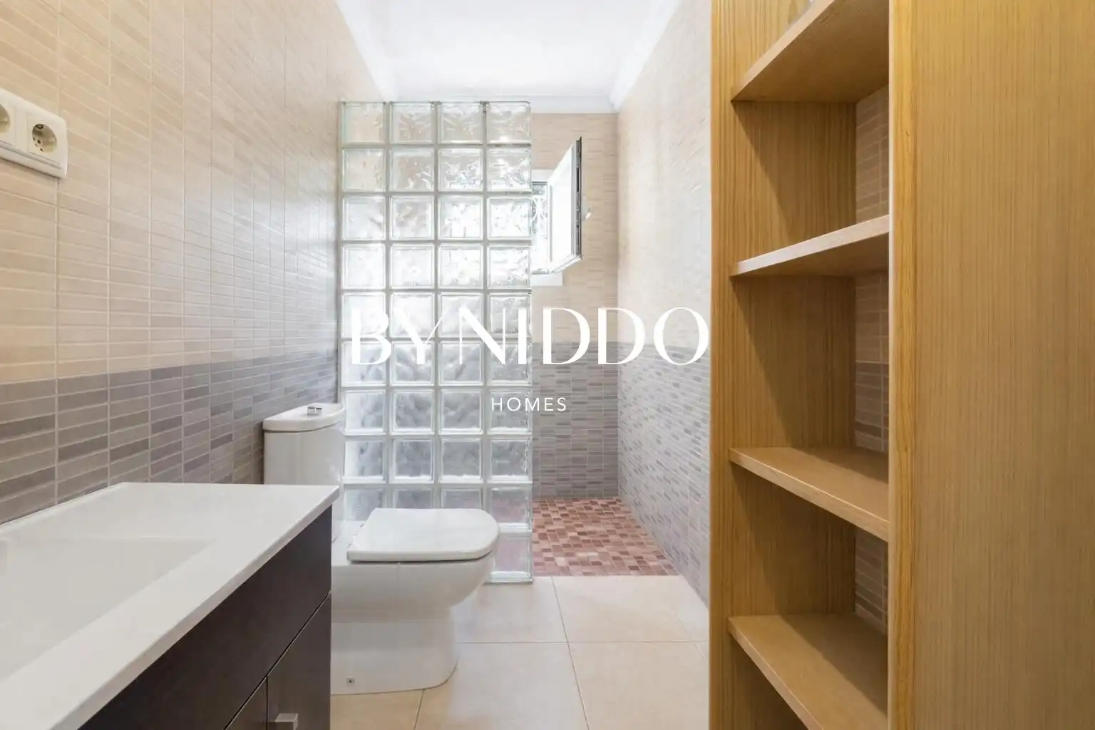Bathroom of Houses for sale in Sant Cugat del Vallès  with Heating, Private garden and Terrace